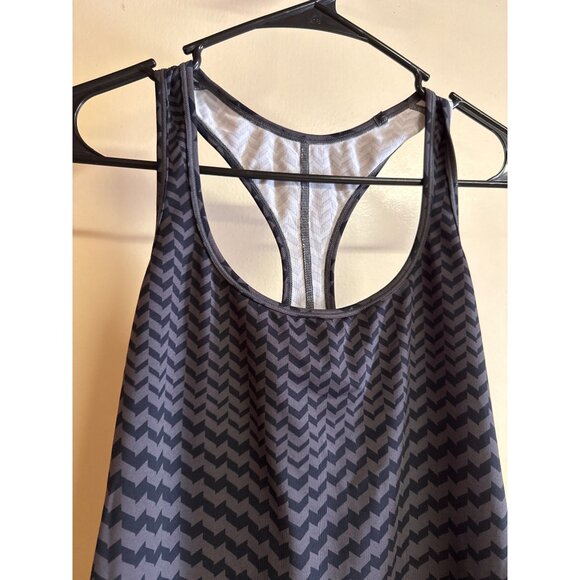 New Balance Womens Racerback Tank Top Large Black & Gray Chevron Print Lightweig - Picture 2 of 7